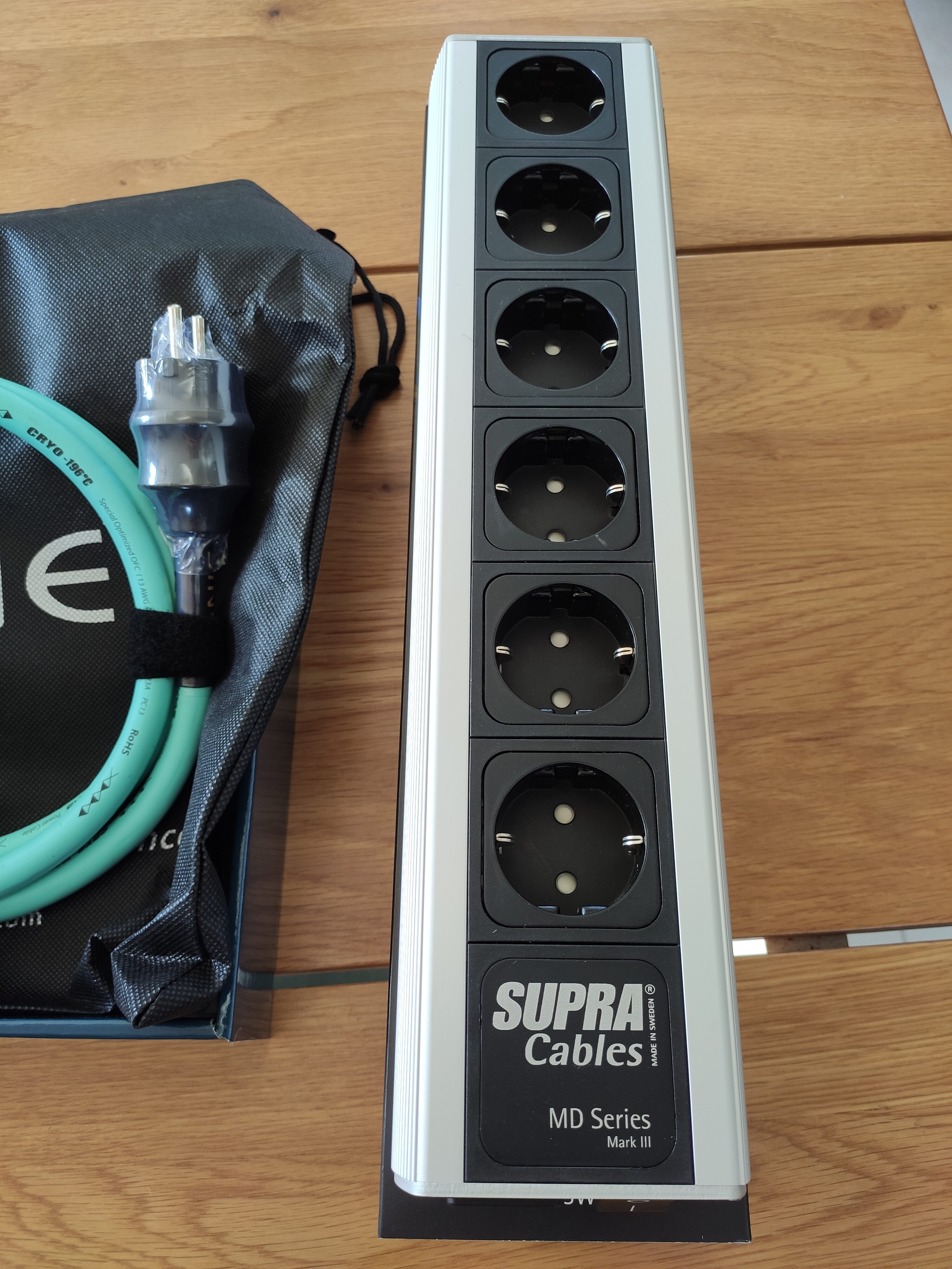 PACK Supra Barrette MD06-EU avec interrupteur + Câble secteur Sine Nidas PC